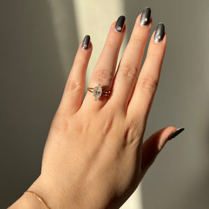 【新品】MORELLATO デザイナーズ 一輪挿し 18K Solitaire Victor Marquise Lab Grown Engagement Ring – Hera