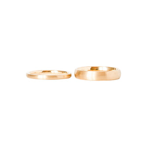 Antique patina, matte 18K yellow gold half round wedding bands in 2mm and 5 mm.